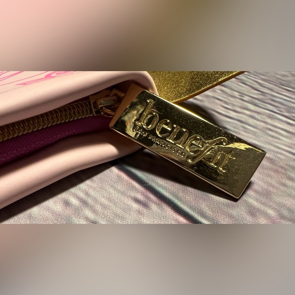 NWOT Benefit San Francisco Cosmetic Bag Never Used - Picture 3 of 5